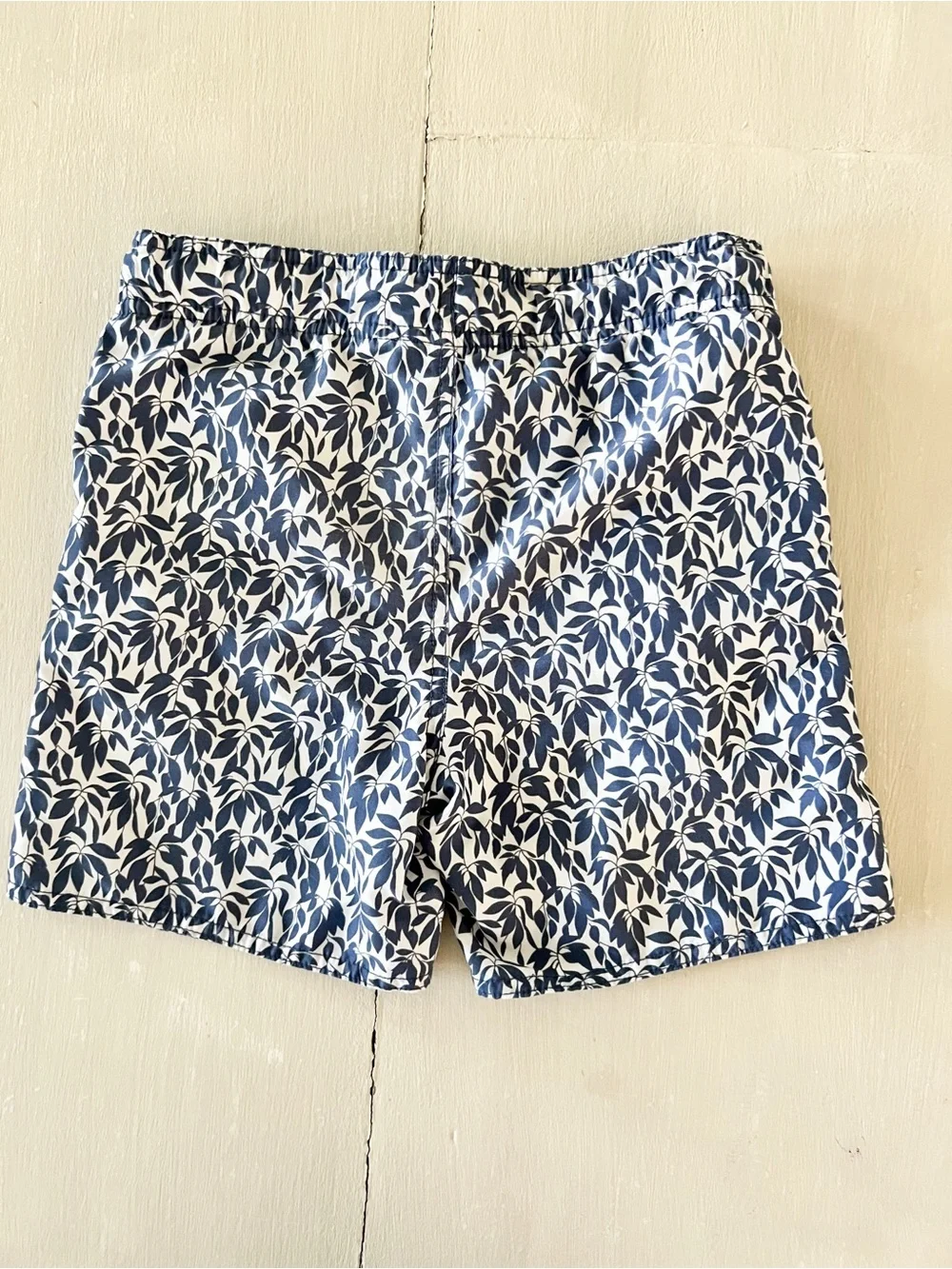 Class Club Boy Swim suit trunks/board shorts blue & white tropical print size 8